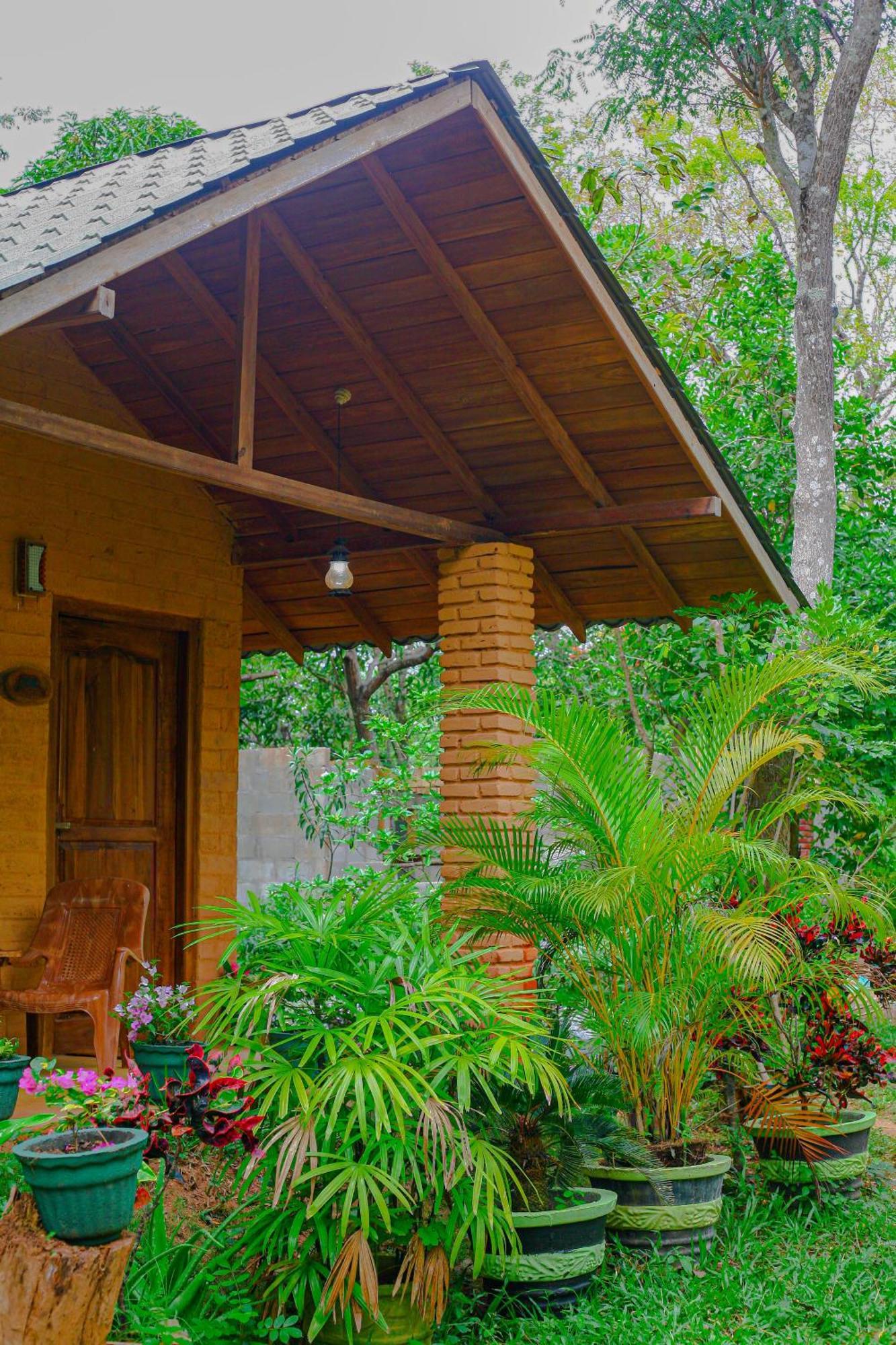 Lotus Eco Villa Szigirija Kültér fotó